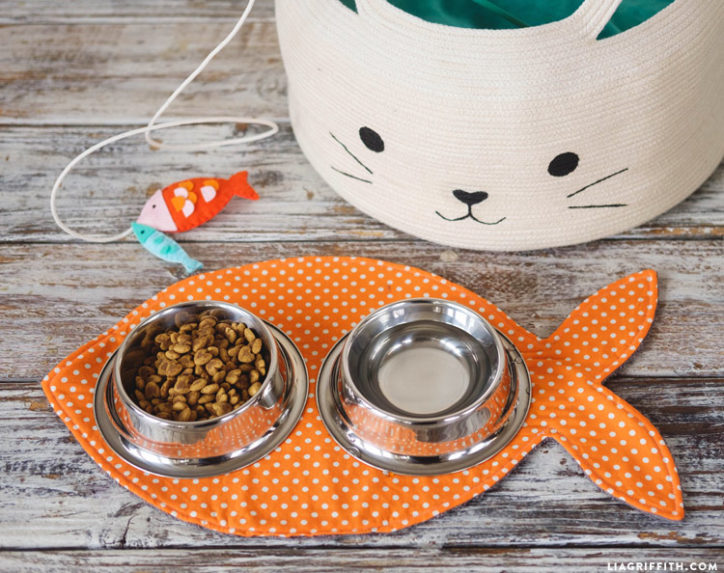DIY Pet Dish Mat Template and Tutorial