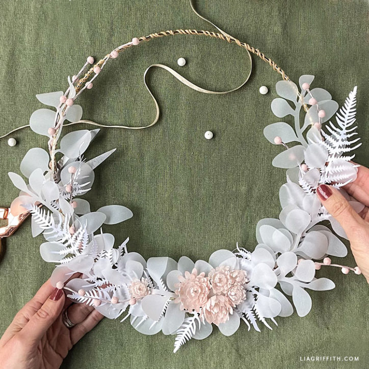Tutorial Faça você mesmo de Coroa de Flores Secas em Papel 6 guirlanda de flores secas de papel artesanal